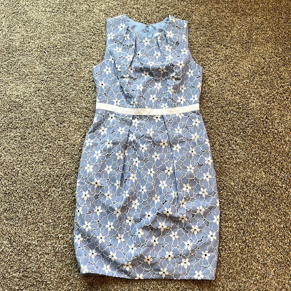 Carmen Marc Valvo Light Blue and White Peri Lace MIDI Dress Size 8